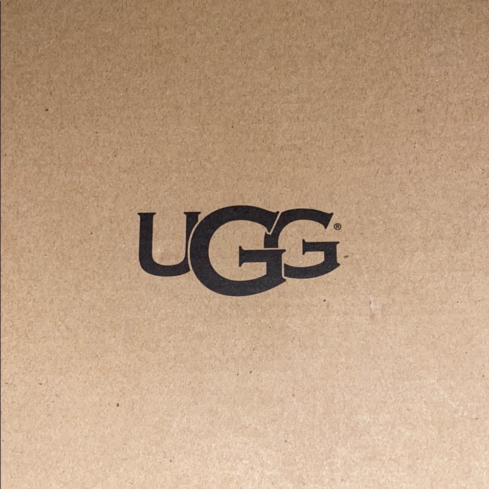 UGG BOW BOOTS - BRAND NEW! PERFECT CONDITION